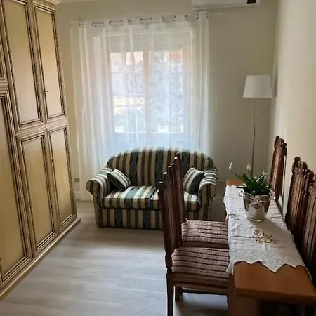 Elegant In Appio, Wi-fi, Subway Apartment