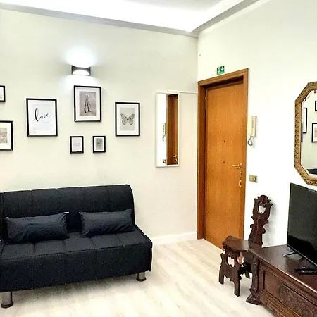 Elegant In Appio, Wi-fi, Subway Apartment *