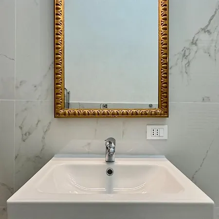 Elegant In Appio, Wi-fi, Subway Apartment Rome